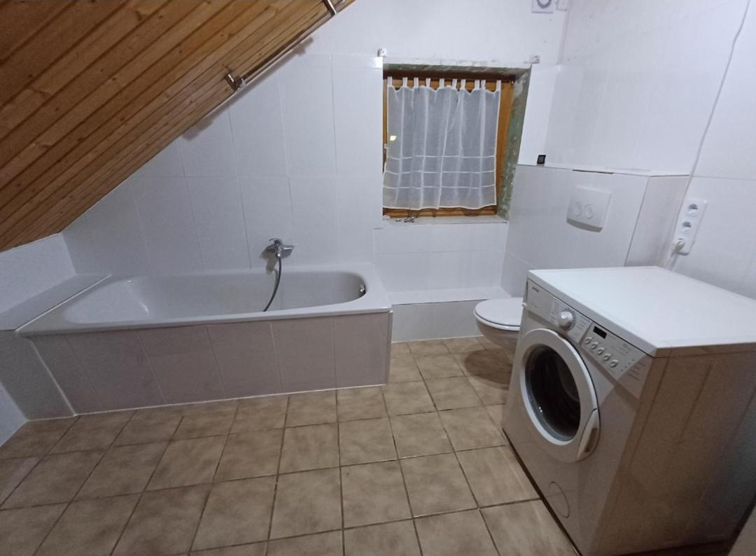 Hopfach Dachwohnung Wolpertshausen Buitenkant foto